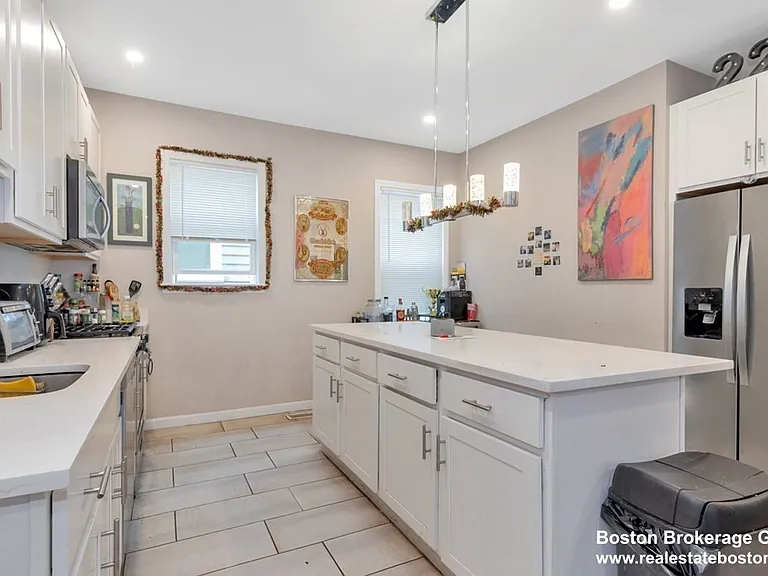 228 Calumet St #1 — Photo 4