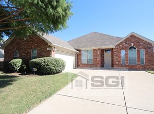 1032 Fleetwood Cove Dr, Grand Prairie, TX 75052