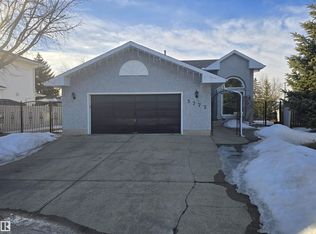 3772 30th St NW, Edmonton, AB