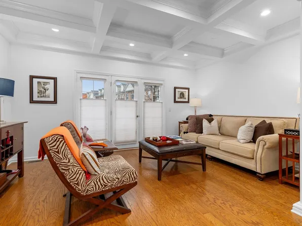 27 Creekside Court image 6 of 37