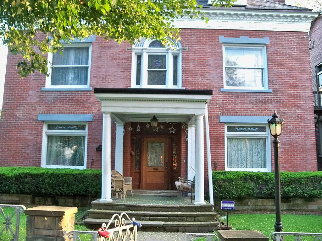 5818 Elgin St photo 1