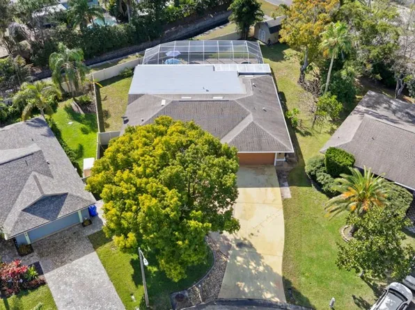 1205 Royal Oak Dr, Dunedin, FL 34698