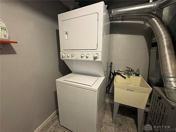 2nd image of 103 Cooper Pl W