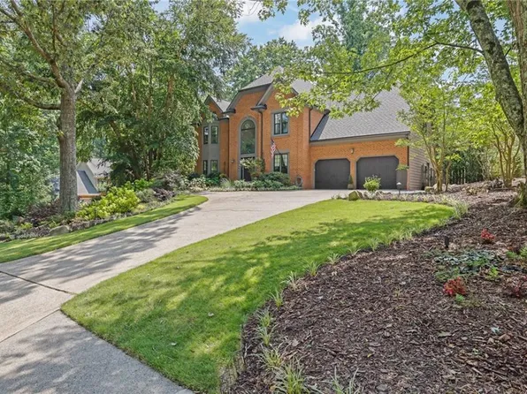 11805 Wildwood Springs Dr, Roswell, GA 30075