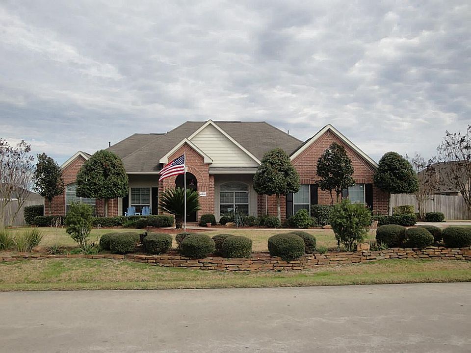 1st image of 21610 Country Club Green Dr