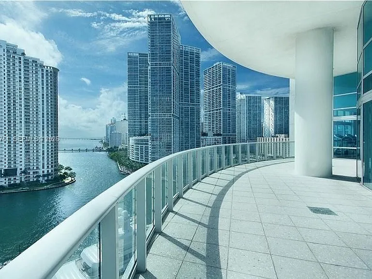 300 S Biscayne Blvd #T-2012 — Photo 30