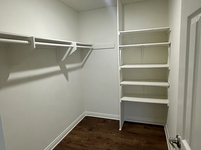 16205 Woodruff Ave — Photo 11