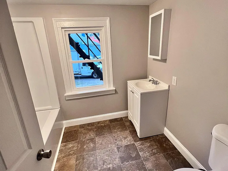 5 Washington St #2 — Photo 8