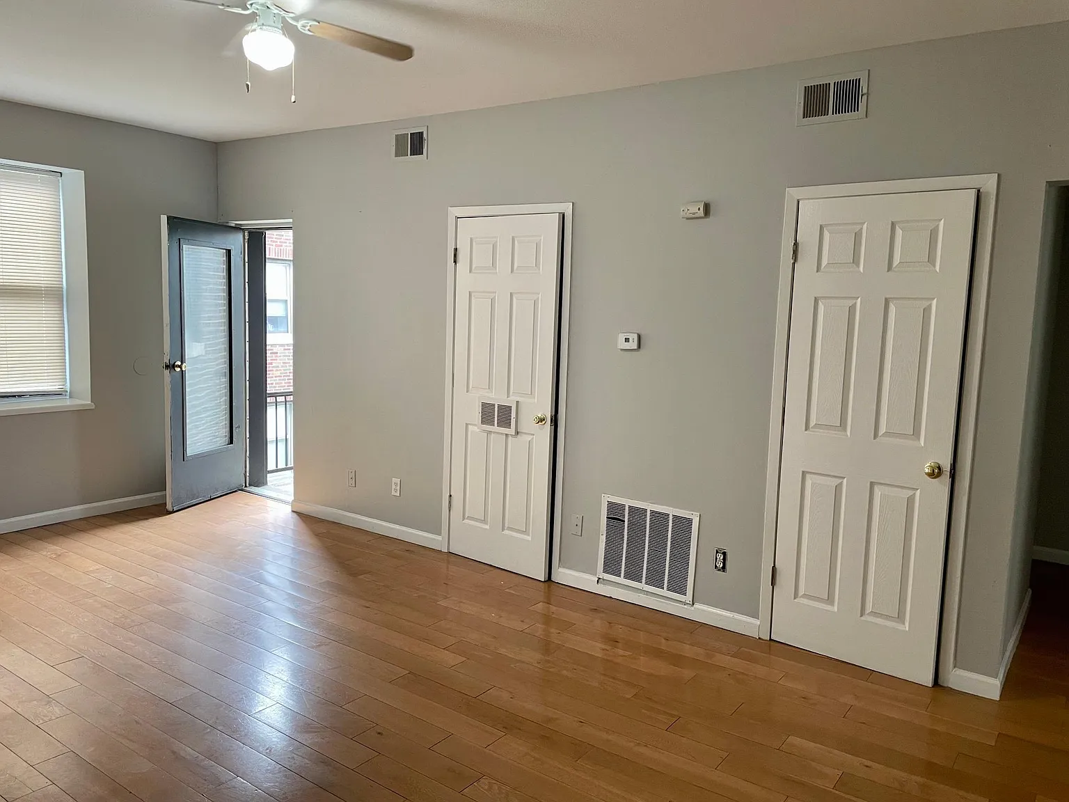 5843 Cabanne Ave — Photo 3