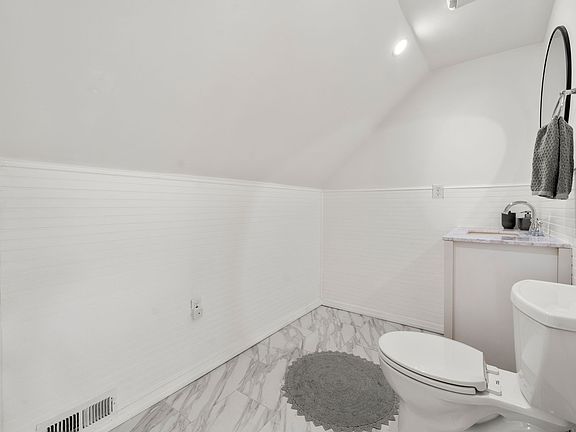 5th image of 62 Park Ave Unit 2