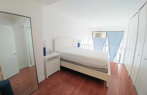 Rented by Anchor Associates | media 4