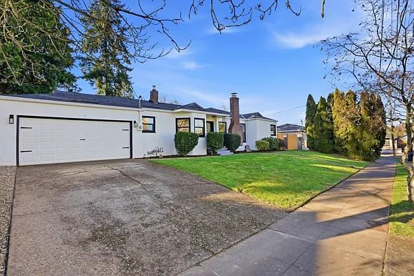 Building Photo - 6235 NE 17th Ave