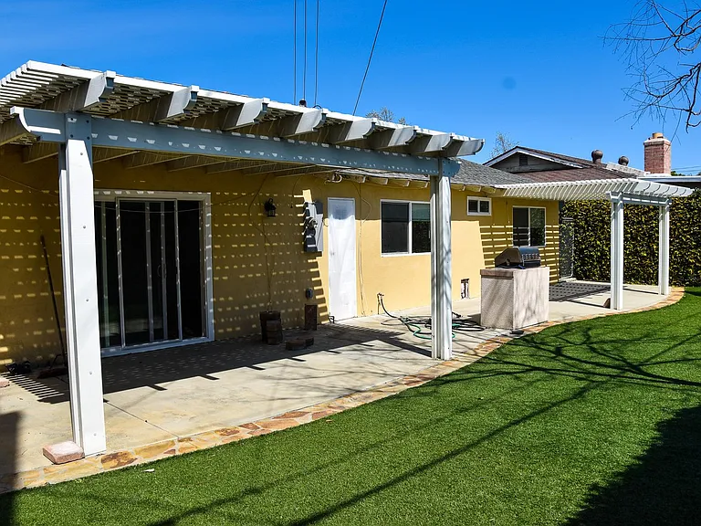 2318 E Coolidge Ave — Photo 37