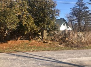 12736 N Shoreland Pkwy, Mequon, WI 53092