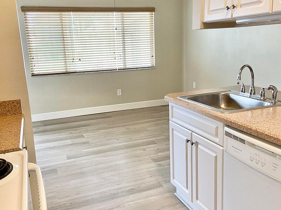4th image of 226 Beach Park Ln Unit 78
