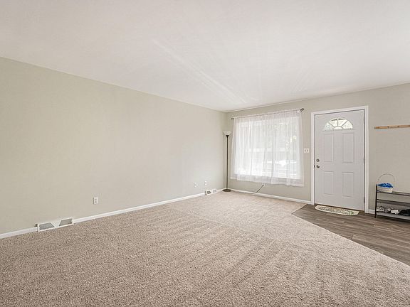 4th image of 2115 Melvin St SW #6