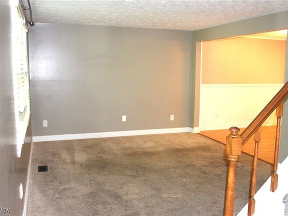 4th image of 320 Sawmill Dr
