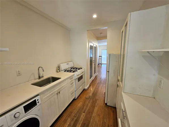 745 13th St APT 16, Miami Beach, FL 33139