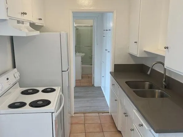 m323, 323 Marine St APT 18, Santa Monica, CA 90405