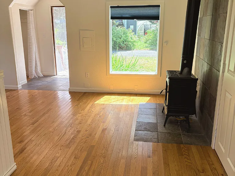 6239 SW Jetty Ave — Photo 4