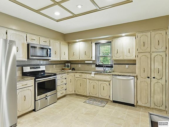 4th image of 7504 S 46th Ave