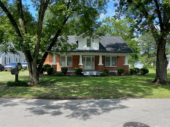 407 E 2nd St, Kenly, NC 27542