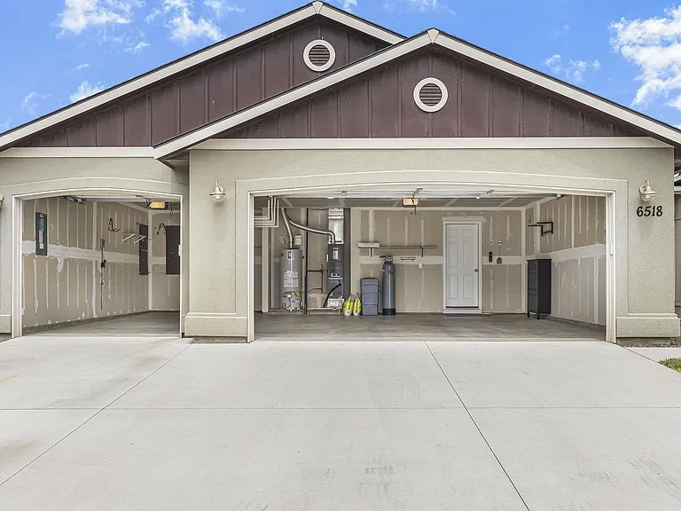 6518 E Fairmount St — Photo 32