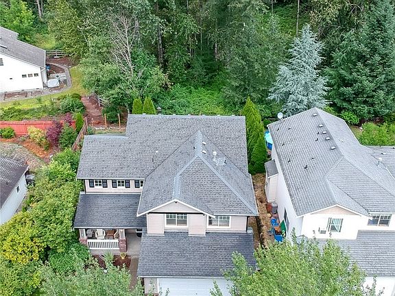 3rd image of 2207 27th St SE