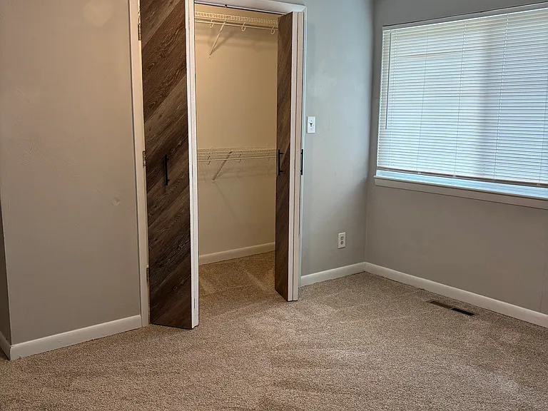 520 Kellam Rd — Photo 6