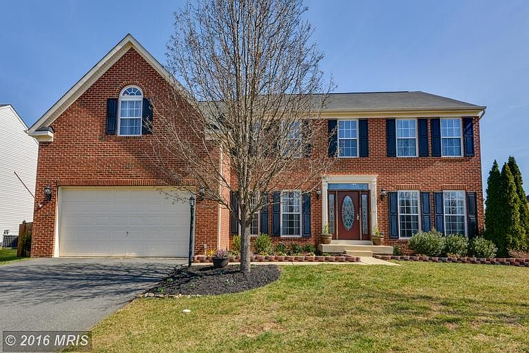 ~ Beautiful Brick Colonial ~