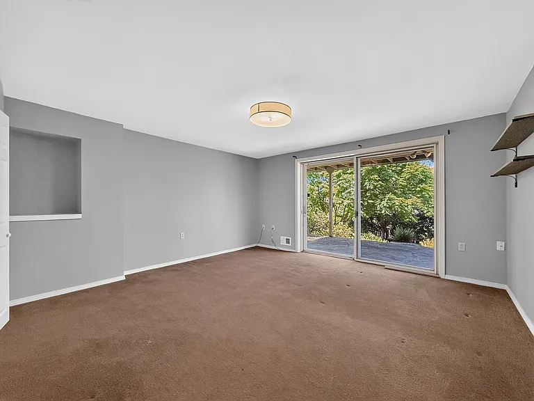 16706 SE 44th St — Photo 31