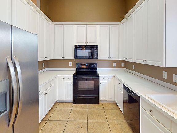 3rd image of 860 Autumn Ridge Rd