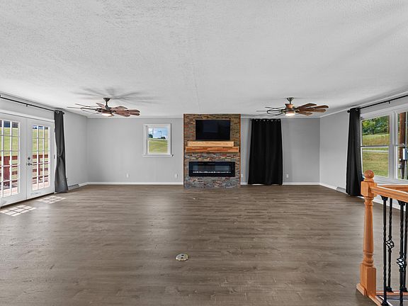 3rd image of 1068 Main St