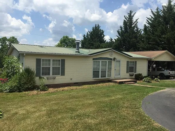 360 Ararat Longhill Rd, Pilot Mtn, NC 27041