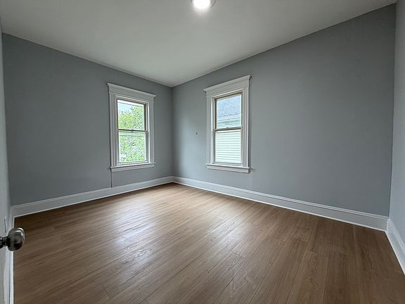 3rd image of 88 6th St #B2