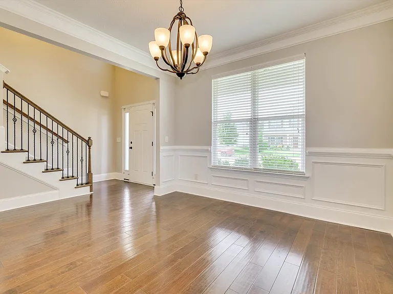 127 Radcliff Dr — Photo 20