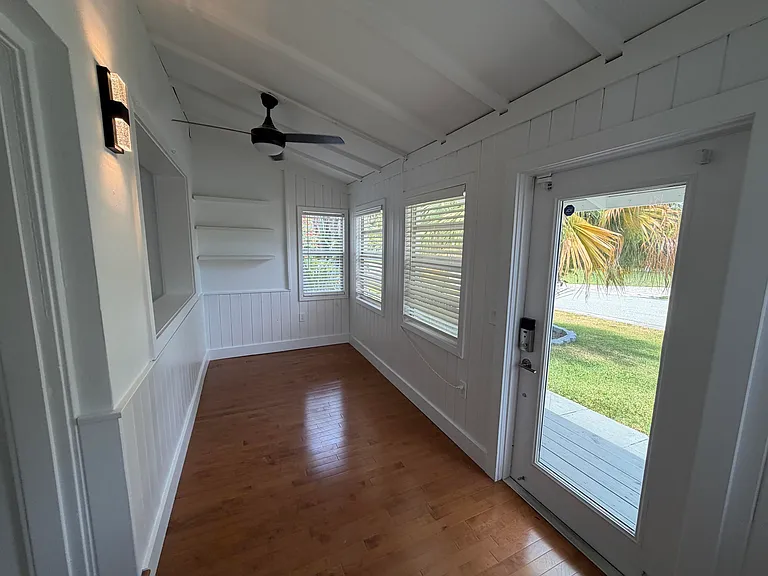204 S Seacrest Cir — Photo 14