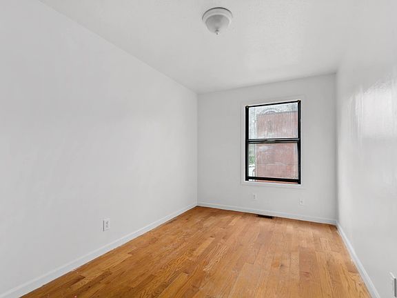 5th image of 32A Stuyvesant Ave #2