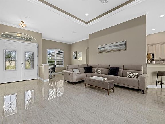 4th image of 340 McCabe St