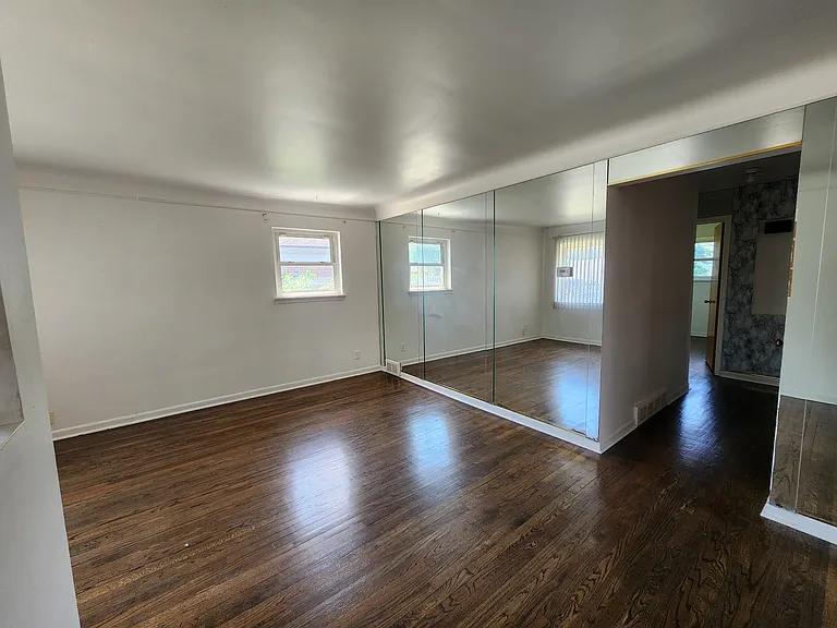 27605 Grant St — Photo 5