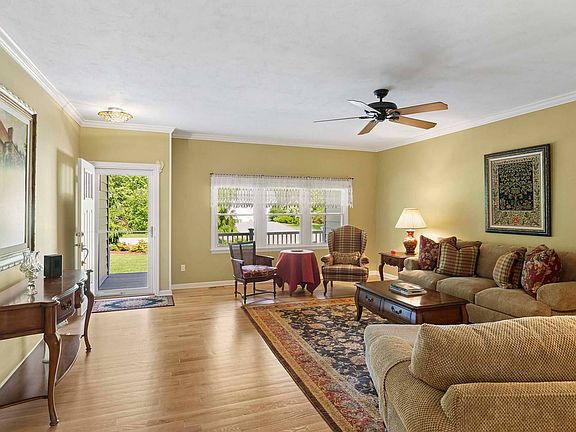 4th image of 4 Beechnut Ct