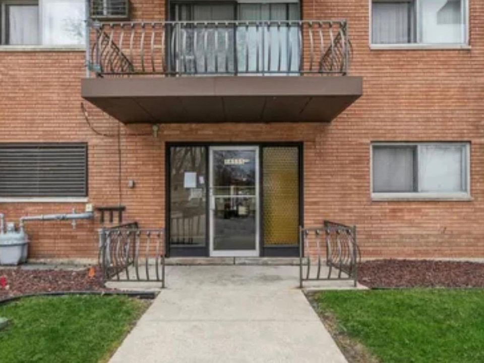 1st image of 18555 Hickory Ct #317