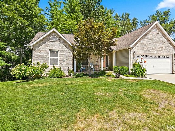 2nd image of 55 Treeshade Ct