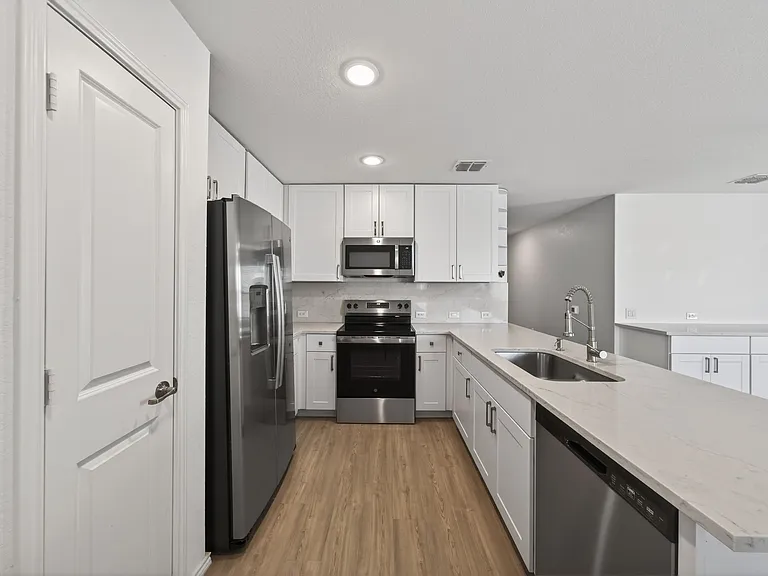 1032 Worshan Ter — Photo 21