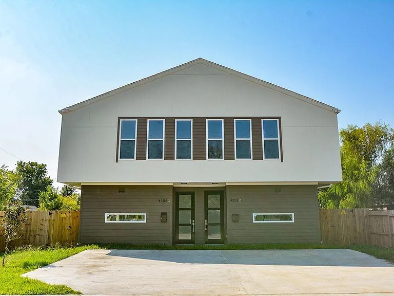 4358 Clover St #A — Photo 1