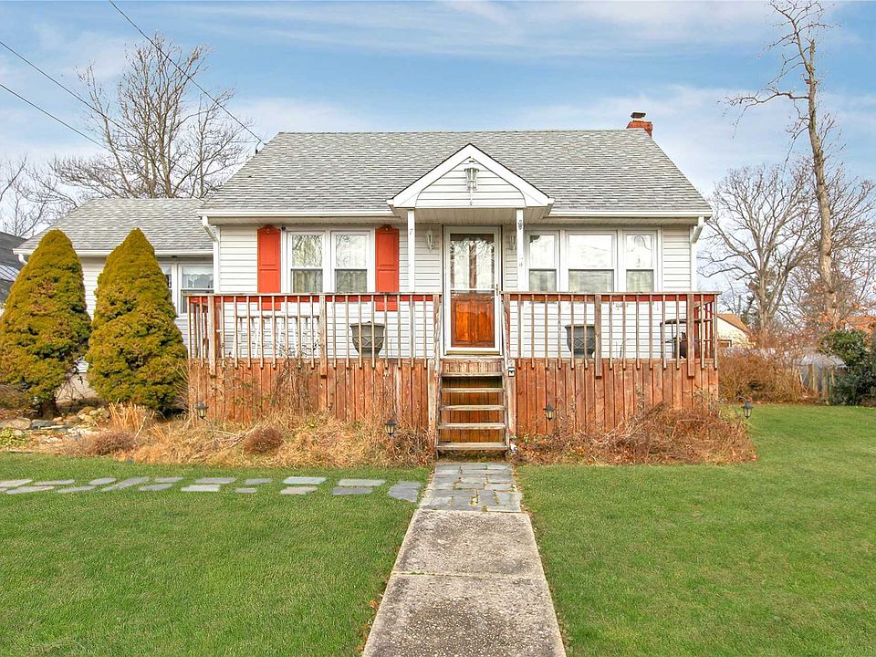 1st image of 7 Stanley Dr