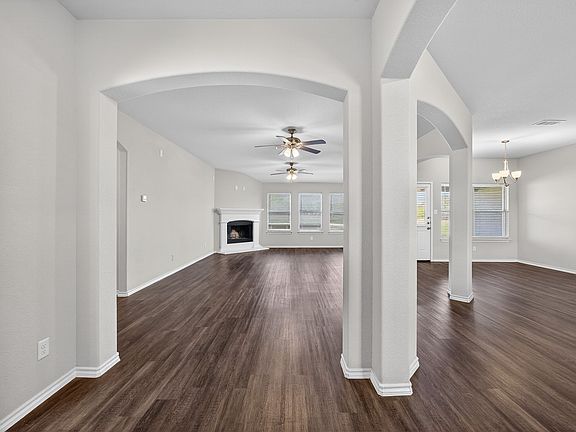 5th image of 3905 Chippewa Ct