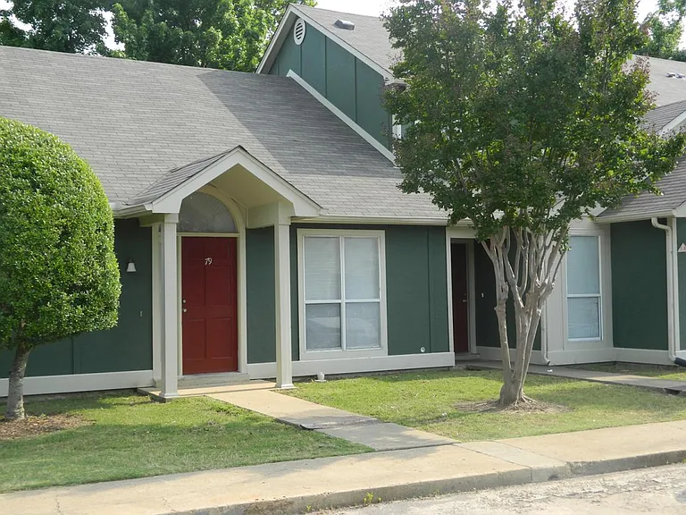 1800 Joy Cir — Photo 12