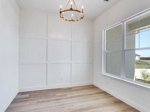 4th image of 107 Evanston St