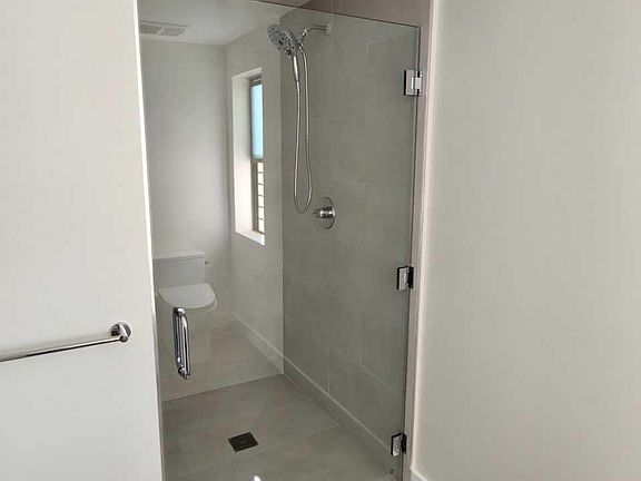 5th image of 5232 Willowcrest Ave #303